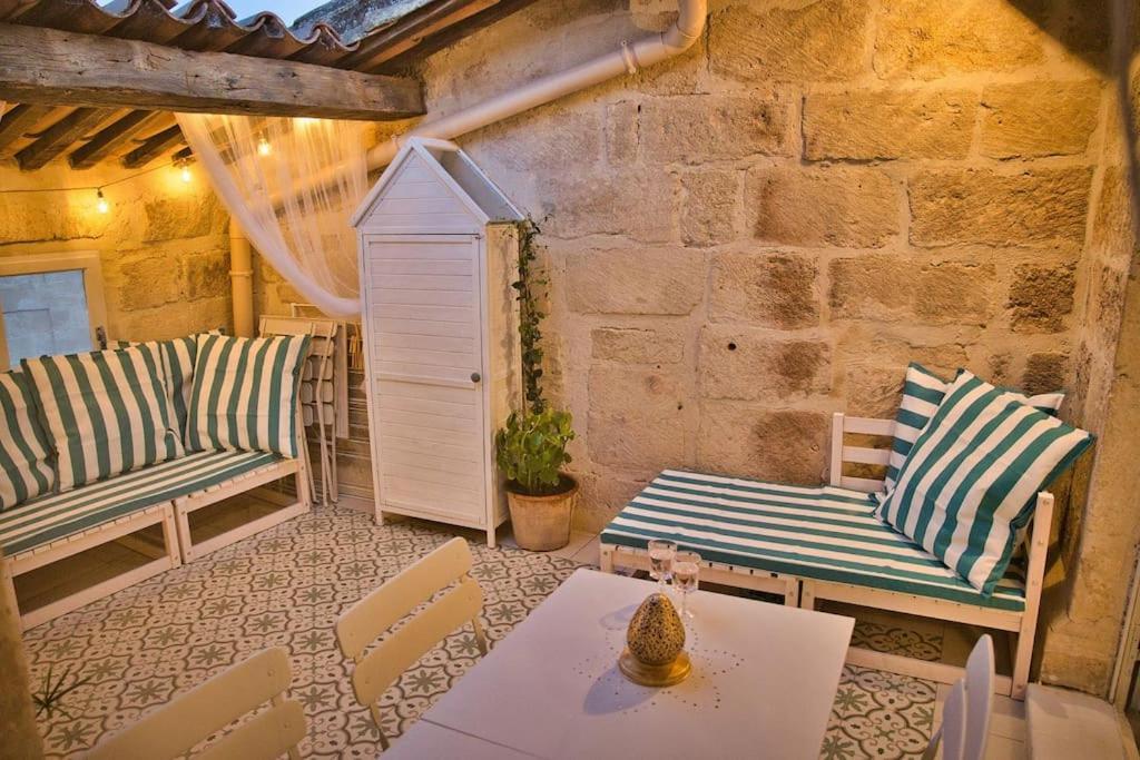 Appartement-Terrasse Centre Historique Uzes Bagian luar foto